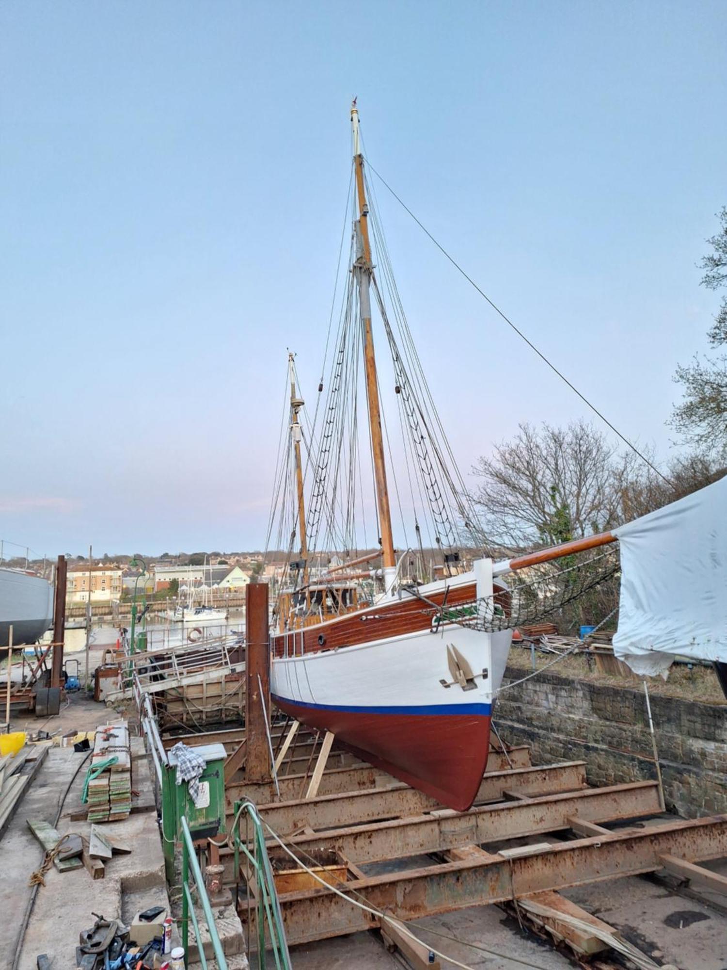 Historic Wooden Ship 'Ursula' East Cowes Buitenkant foto