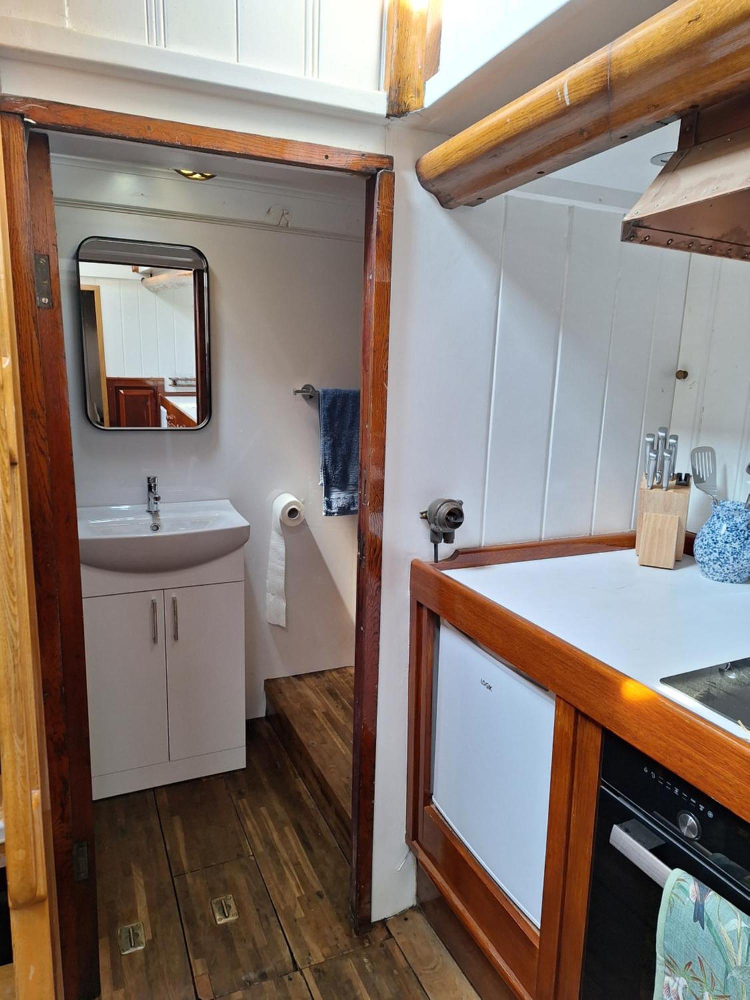 Historic Wooden Ship 'Ursula' East Cowes Buitenkant foto